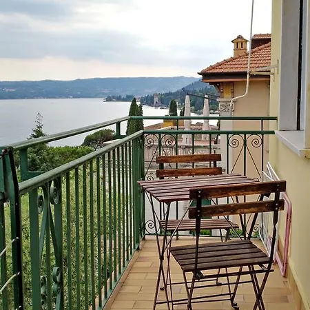Lägenhet Lake View
